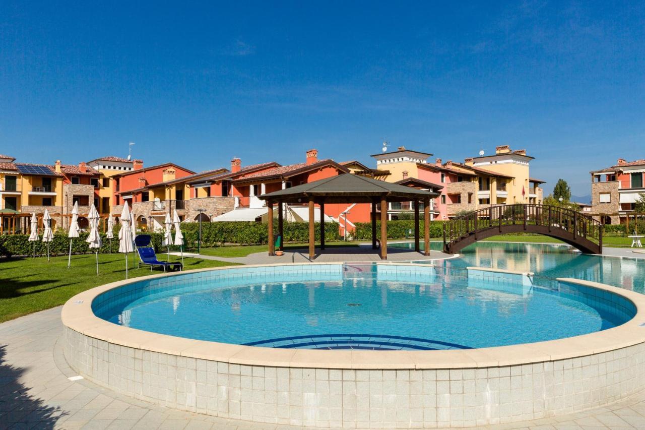 Appartamento Corina Sirmione Exterior foto