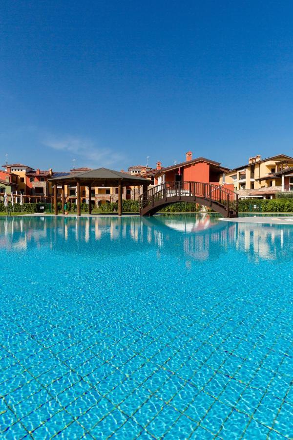 Appartamento Corina Sirmione Exterior foto