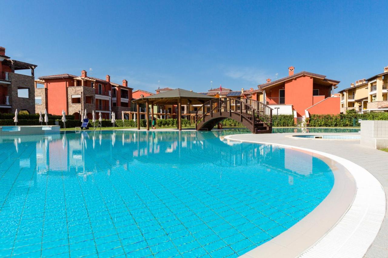 Appartamento Corina Sirmione Exterior foto