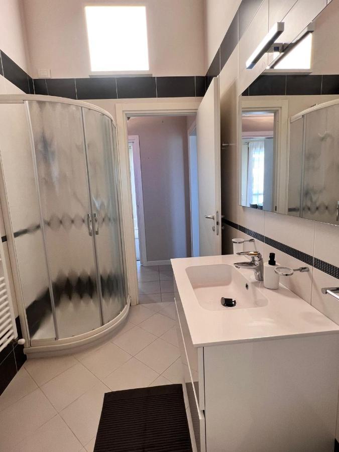 Appartamento Corina Sirmione Exterior foto